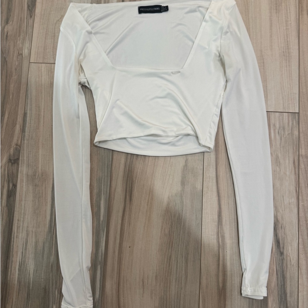 PrettyLittleThing White Long Sleeve Crop Top